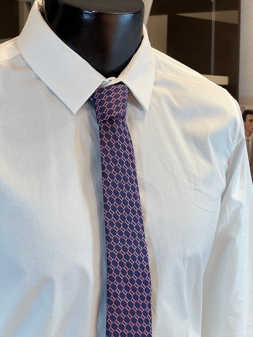 Corbata JB de Seda Pura (Malla Geométrica Rosa)