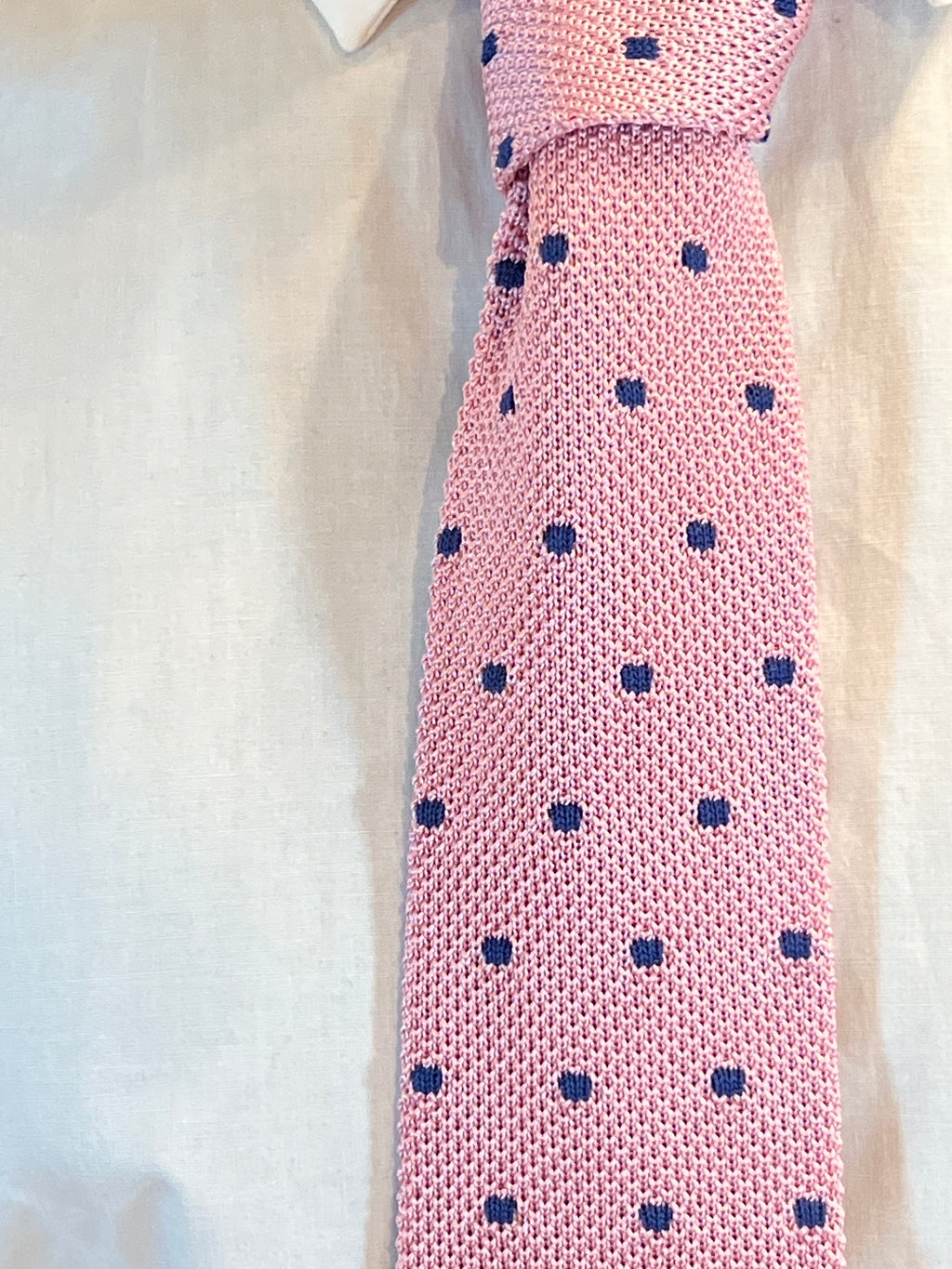 Knitted Tie Atelier F&B Genève (Pastel Pink with Polka Dots)
