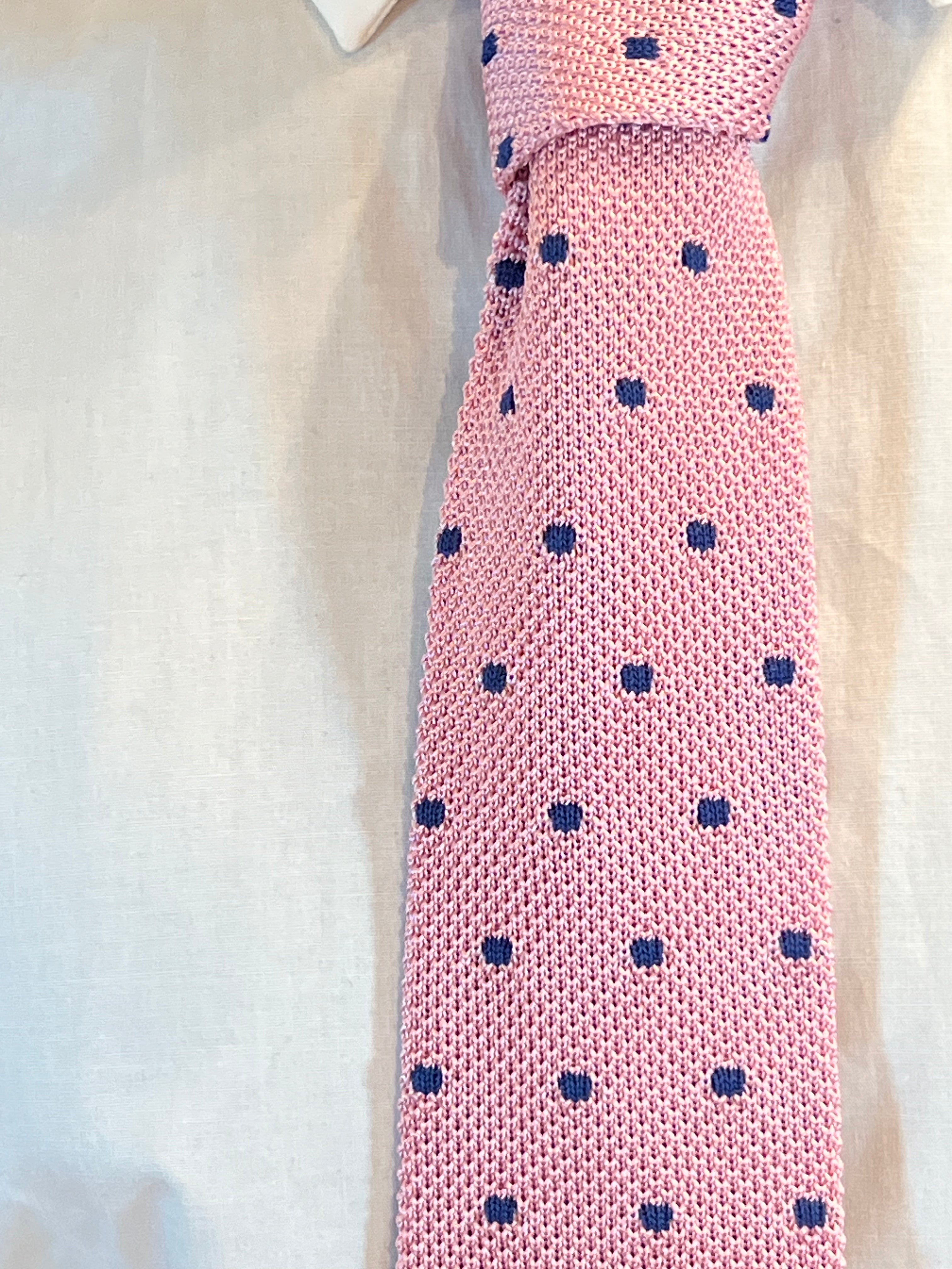 Knitted Tie Atelier F&B Genève (Pastel Pink with Polka Dots)