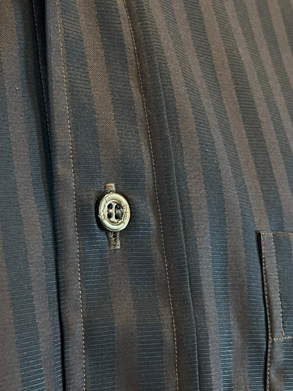 Camisa Brioni 100% Algodón (Rayas Marrones y Rosas)