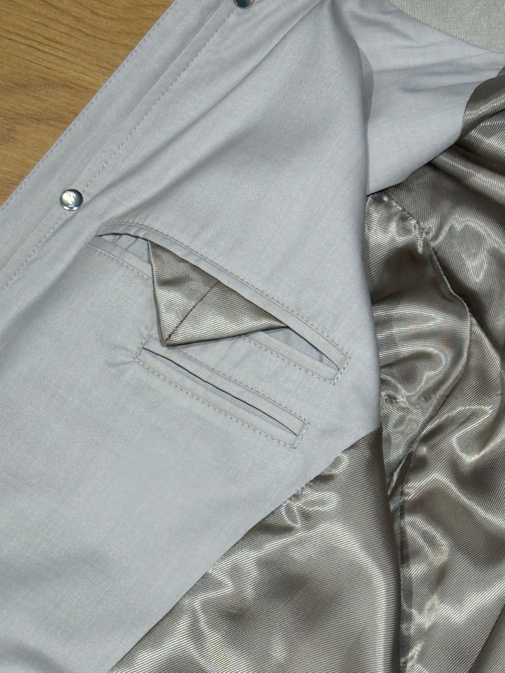 Brioni – Bomber de Viaje Ligera en Lana y Seda