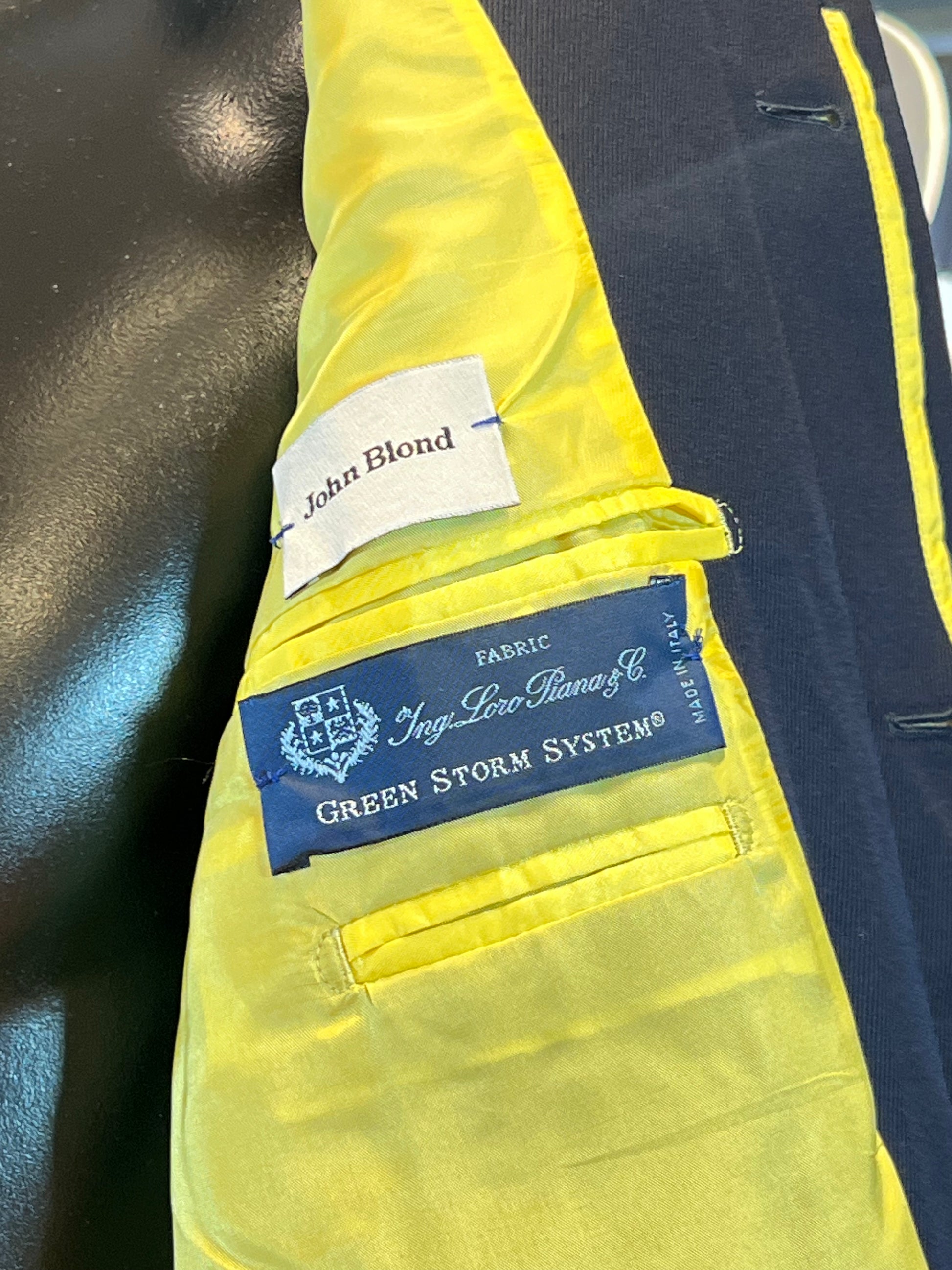Abrigo corto en lana técnica con tejido Loro Piana – Green Storm System®