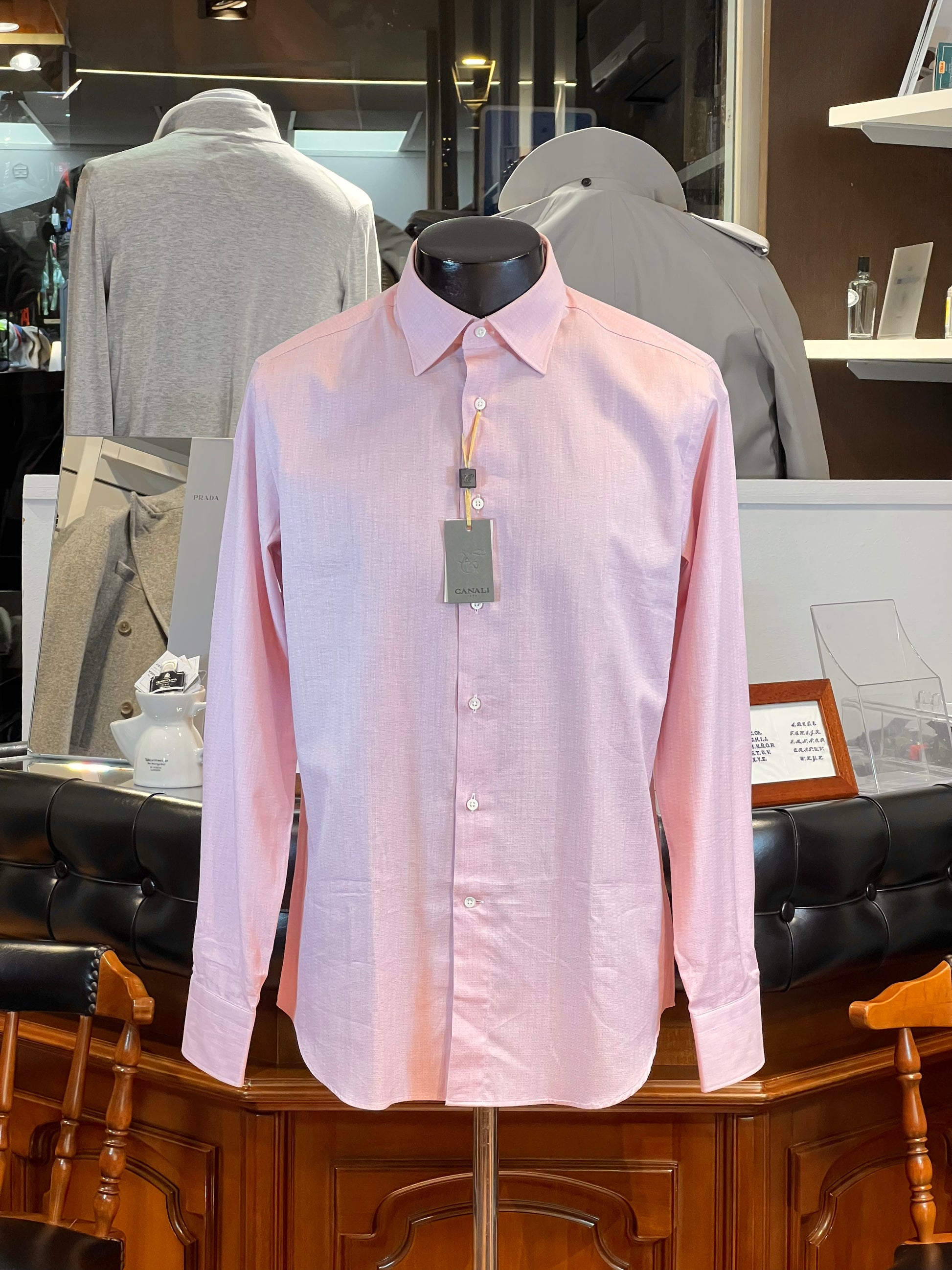 Camisa Canali Modern Fit de Algodón Texturizado en Tono Salmón Pálido